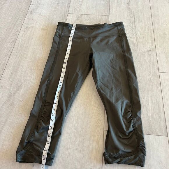 Lululemon Run for Your Life Women's Leggings Crop Size 6 Green Mesh Rushed Camo - Picture 2 of 10